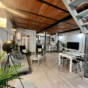 Apartamento Duplex Huelin Iii & By Ele, Málaga